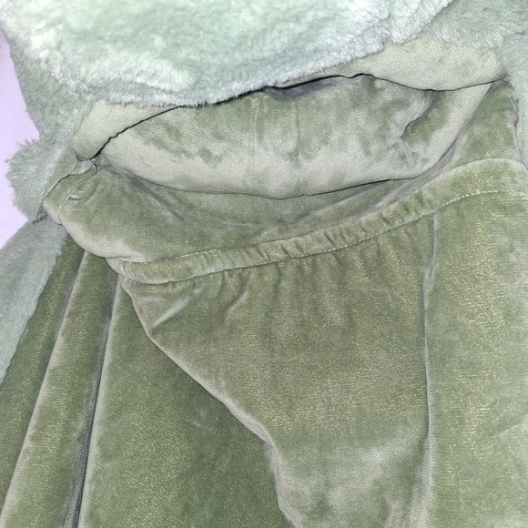 Green Dinosaur Plush Blanket - Picture 3 of 16